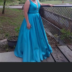 V-neck long prom dress